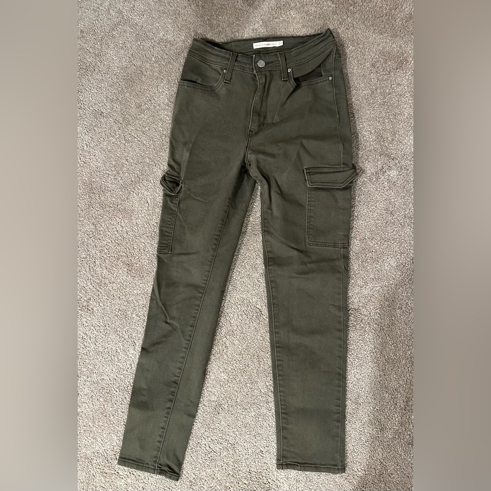 - Levi 721 High Rise Skinny Ankle size 27
